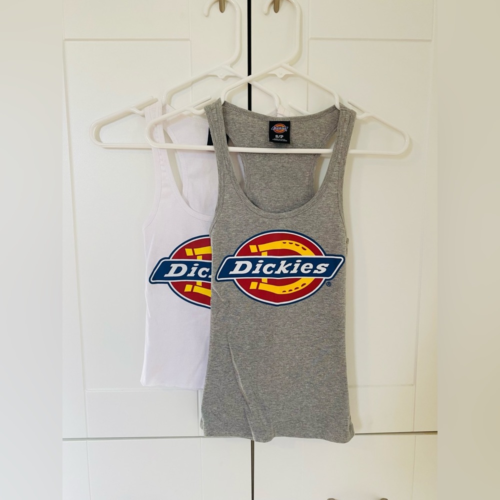 2️⃣ Dickie’s Ribbed Tank Tops